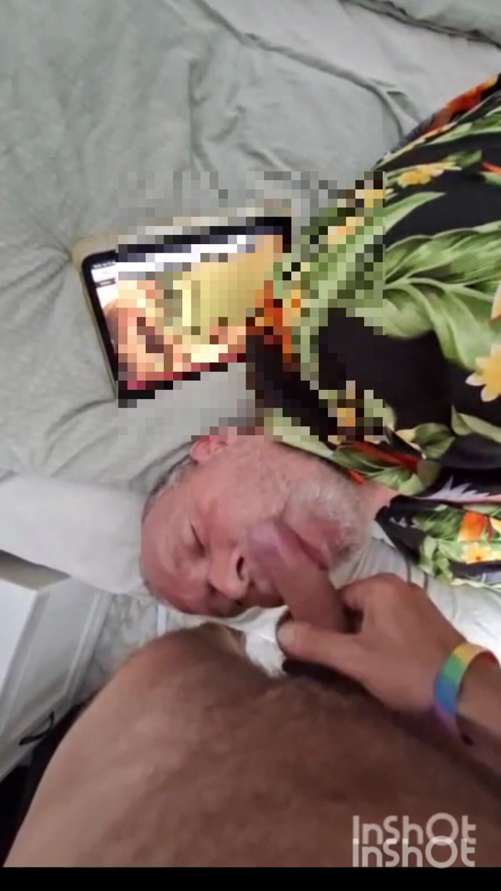 Mozzbear: Daddy's Giving Me a Nice BJ