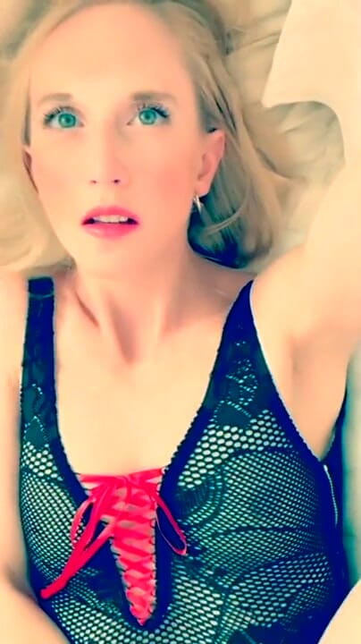 Chelly181818: Crotchless lingerie play. Unzipped