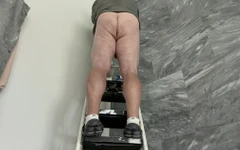 Lavorare a casa senza pantaloni