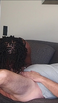 Pareja real interracial comparte reunión especial con orgasmos múltiples intensos