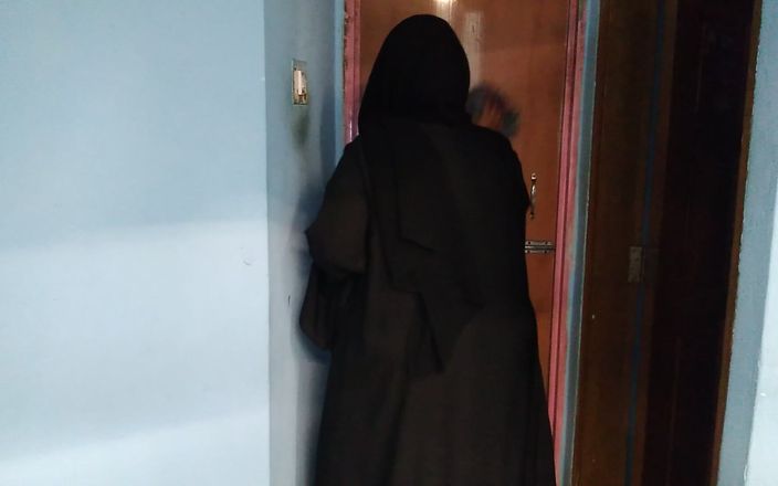 Aria Mia: Mama vitregă face curățenie în casă și fiul a împins-o și a futut-o