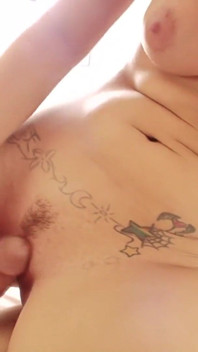 Devote Dixie belle strumpfhosen-blowjob und schluck sperma!