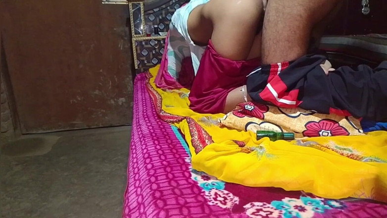 Priya_Sena_26: 性感人妻ki Baid par thook lagake Gaand mari