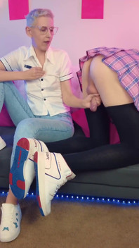 Branlette pour un femboy mignon