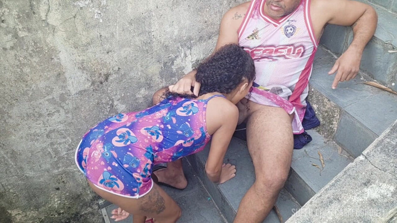 Bebes vagabundas: Üvey kızım kıçan veriyor