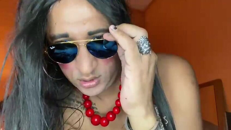 Tamara: I suck her up her throat