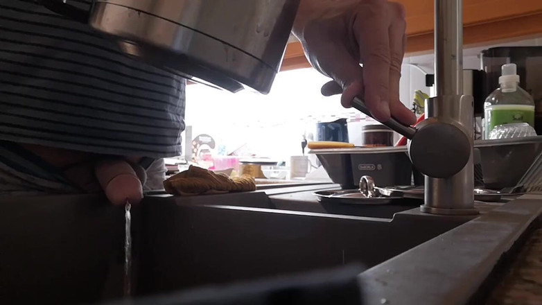 Rafael Torreano: Ranní chcaní do kuchyňského dřezu