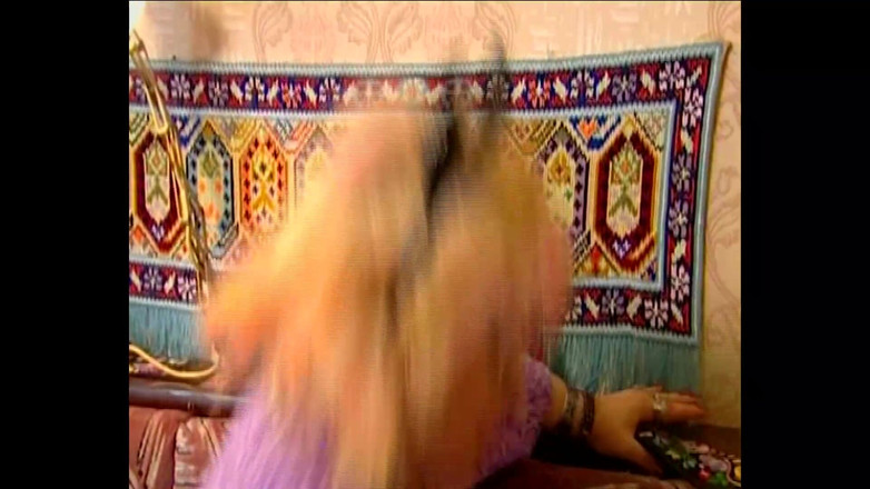 MMV and Eroticplanet Clips: Zralá máma saje ptáka a roztáhne nohy doširoka