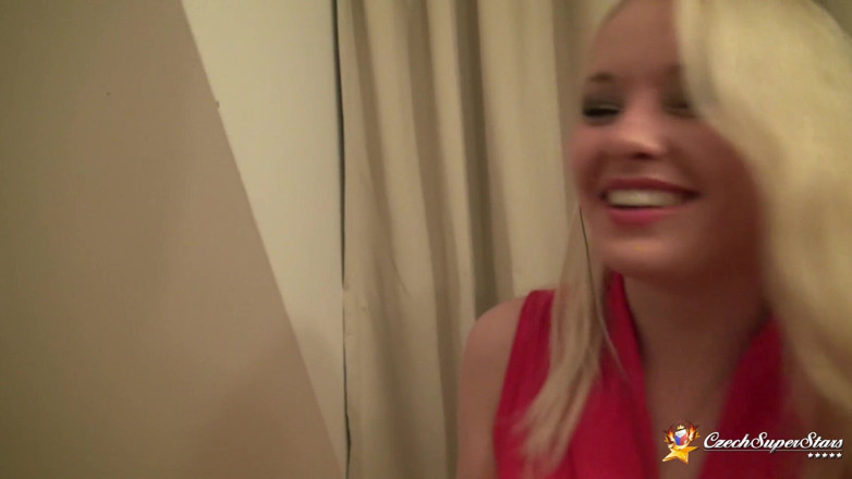 All Those Girlfriends: Babe Lola Plays with a Hairy Cunt