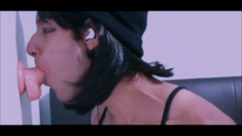 Ombunny: Gótica Travesti Suckslut Ombunny adora garganta de pau tanto que...