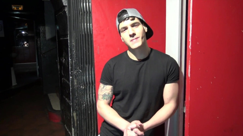 WORLDWIDE RAW FUCK STUDIO: Der pornostar Bastian Karim wurde von einem bösen jungen aus...