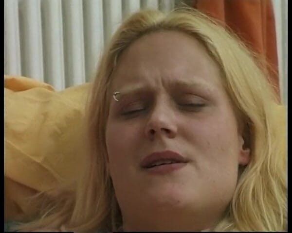 YOUR FIRST PORN: Мінет дилдо під час мастурбації — Джессіка