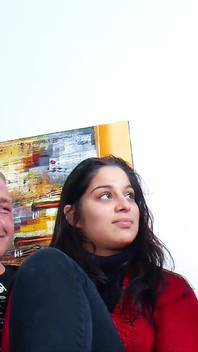 Mladý německý pár pozval do svého domu zralou sexuální psycholožku