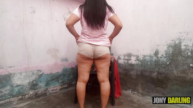 Jony Darling: Con trai riêng đã siêu nhiên nhìn mẹ kế thay quần áo,...