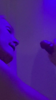 Chupando pau no Gloryhole