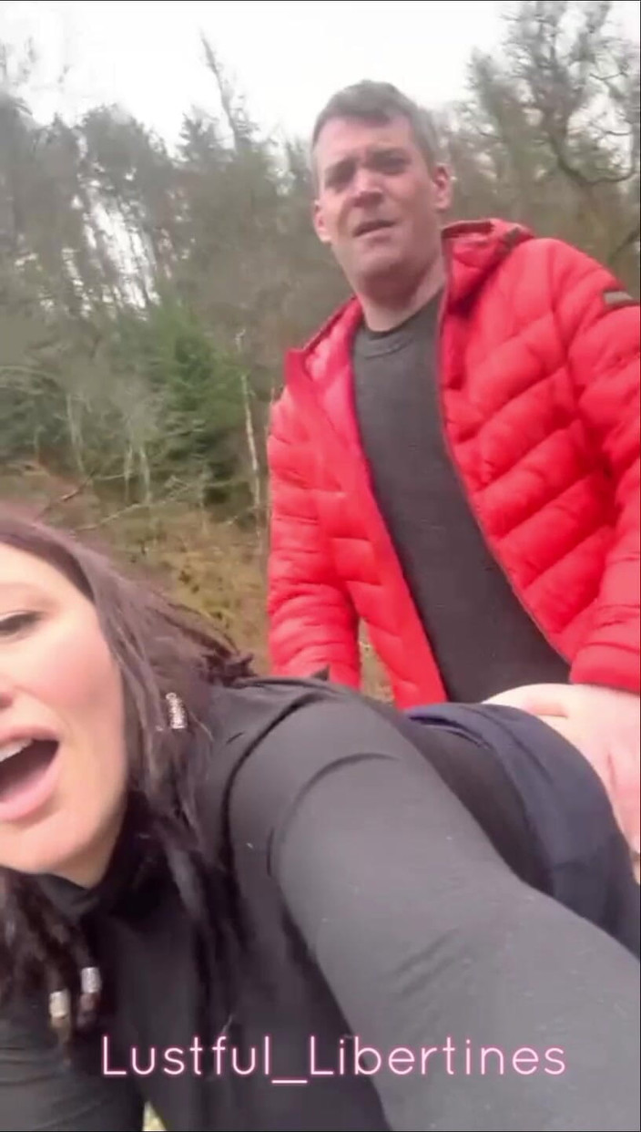 Lustful Libertines: Apenas Um Pouco De Florestas Fodendo E Chupando