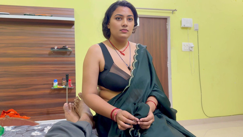 Hotty_ragini: Kam wali baee makaan maalik ka chakkar - bare stan vaali...