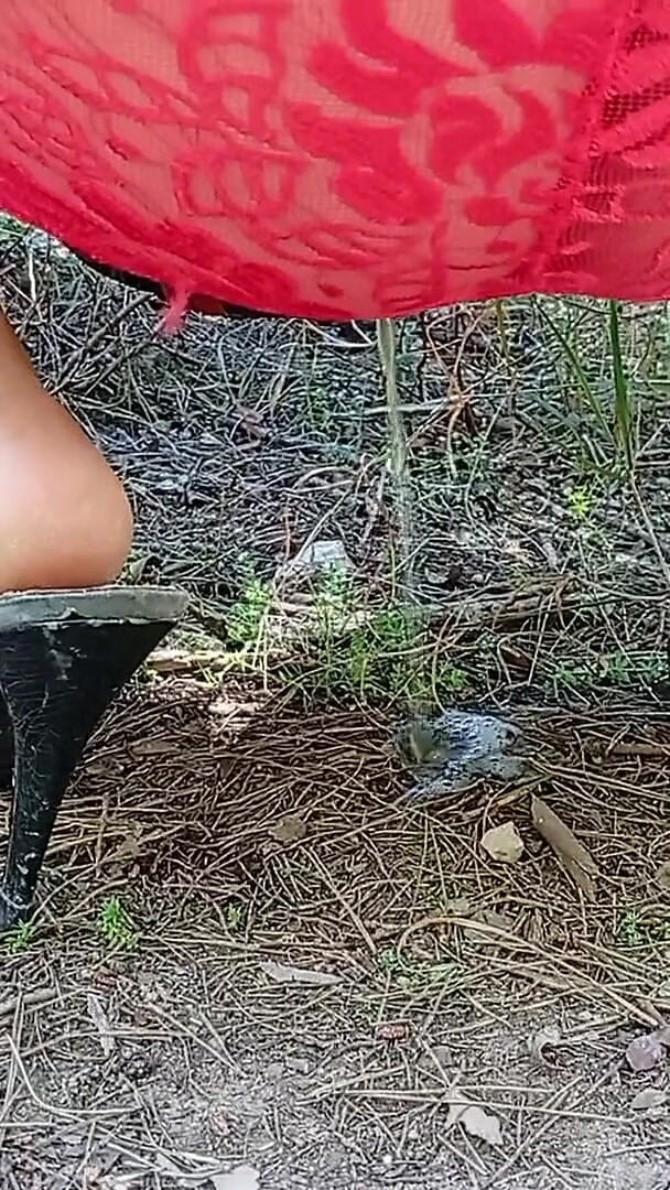 Rita Perutzi Peeing 1 (Rita Perutzi) Rita Perutzi Peeing 1 (Rita Perutzi)