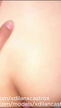 친구가 이사 도와달라고 부탁했고, 나는 결국 그의 게이 엉덩이를 열고 정액을 채우는 걸 도왔다