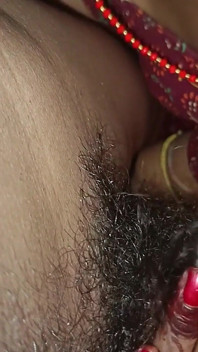 Hot Rustic Sister-in-law's First Time Hot Video of Water Falling in Chut