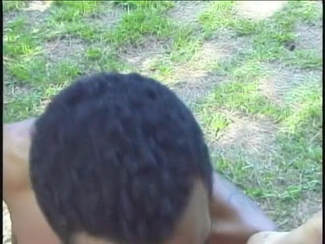 Bad Boyz: Dos chicos latinos en el bosque complaciendo sus pollas