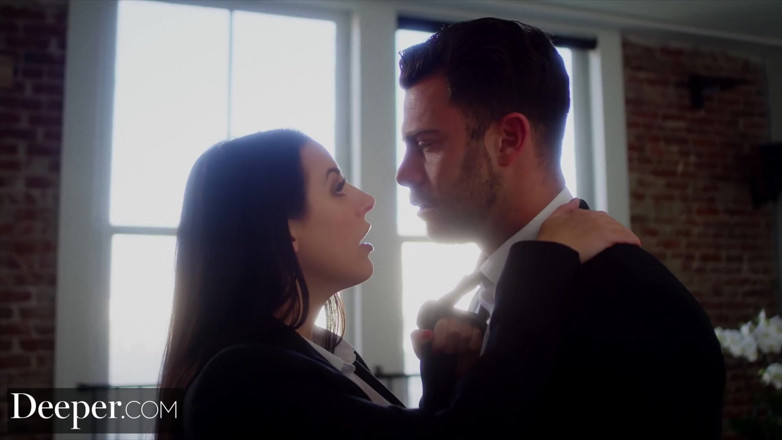 Deeper: Tiefer. Seth unterwirft sich dem dominanten chef angela White
