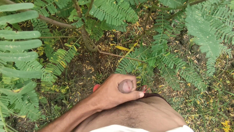 Desimast7: Kåt pojke onani i utomhus och cumshot