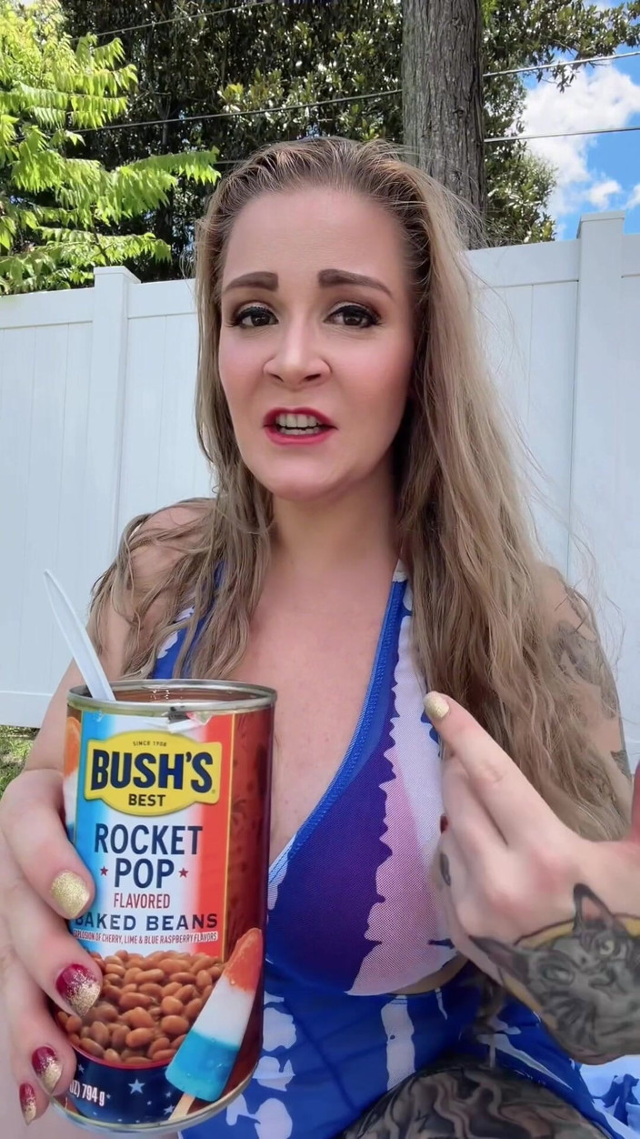 Miss Whitney Morgan: Červená, bílá a plná lítosti foodie