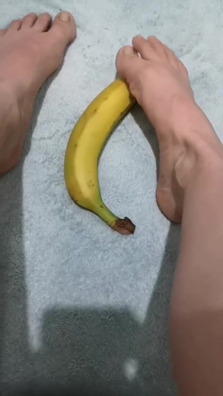 Erotic college: Mój współlokator lubi jeść banany po filmie