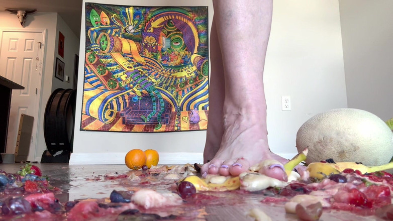 Peppermint Giantess: Taglia 16 la schiaccia del piede con il frutto da 67 dea