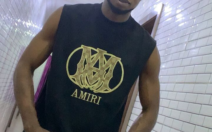 Vicfairy: Pictând în casa mea cu un tip bun