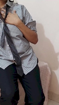 女大学生为了成绩好而被校长sir在他的房子里性交