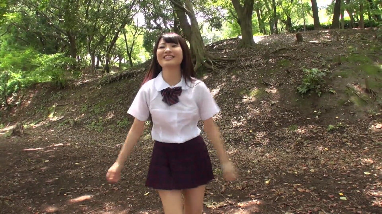 Caribbeancom: Asian teen fucking after a stroll through the woods