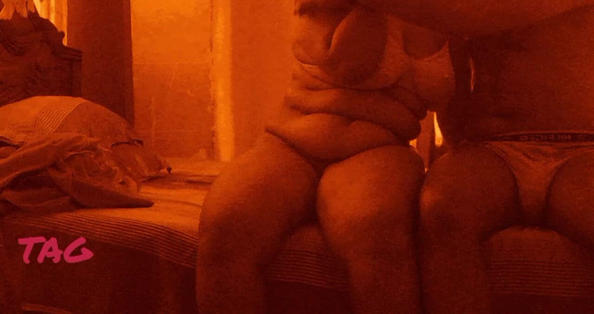 Teensex: Подругу милфу с огромными сиськами наконец-то трахнул счастливый бойфренд с большим членом.