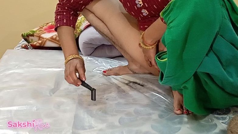 sakshi_raniii: Pussy Shaving Video Desi Maid in Boss Room with Caught...