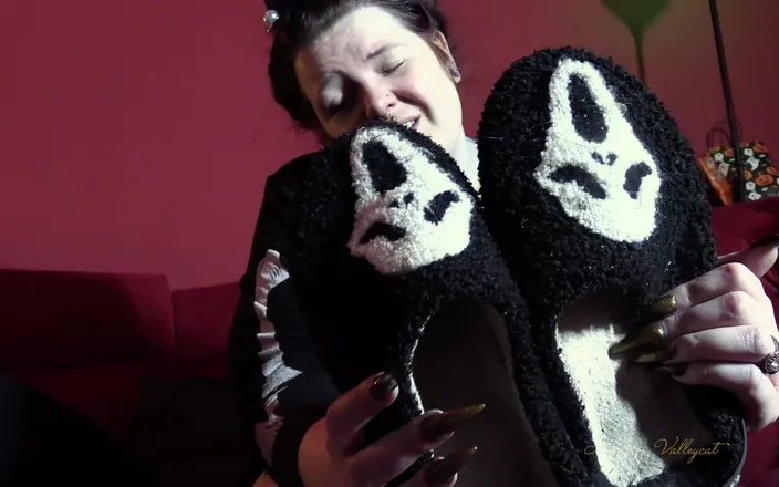 Mxtress Valleycat: Sweaty Slippers JOI
