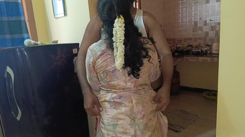 Pushpa studio: किचन में कॉलेज गर्ल का हॉट रोमांस