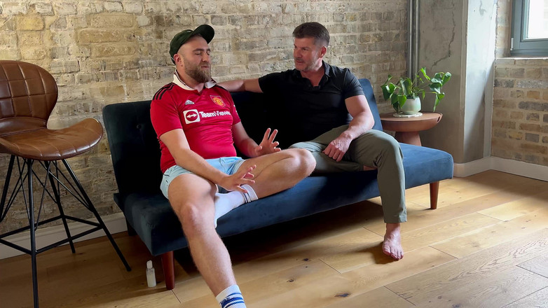 CoachStuds: Lo stallone di allenatore ben dotato si fa battere il...