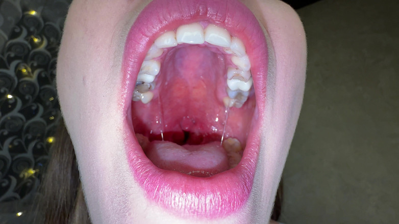 Hottie goddess: Deep Throat Slime Extrakce: Ultimátní slintání a výstřik do hlenu