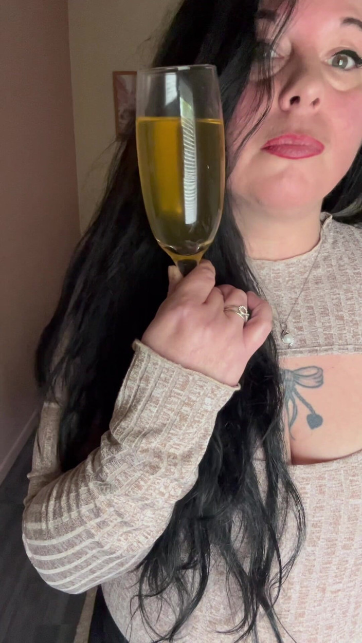 Maitresse Clara: A Little Haircut?