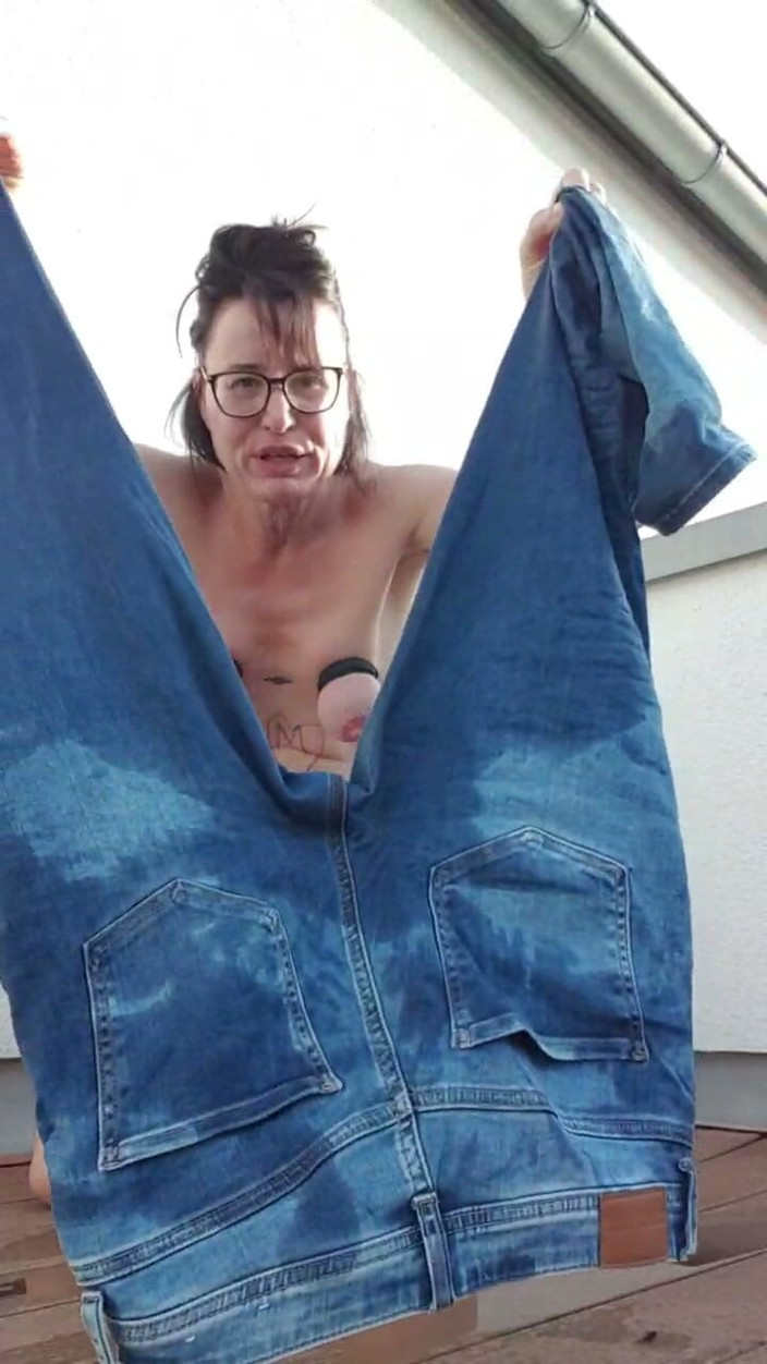 JulieEroticDress: Squirt in My Jeans