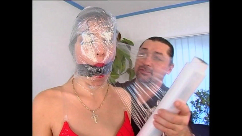 Bizzarre World: विचित्र रिबन बंधी हुई लड़की डॉगी चुदाई