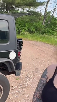 Jeep Creampie cu mama vitregă a celui mai bun prieten