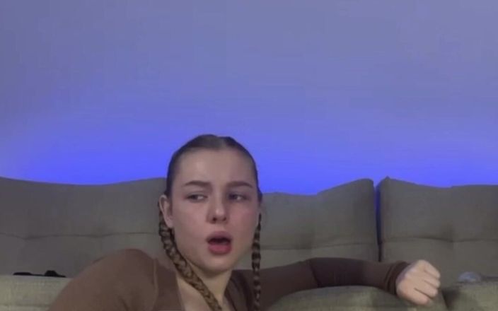 JuiceLussie: First Time Anal Fuck with Big Dildo