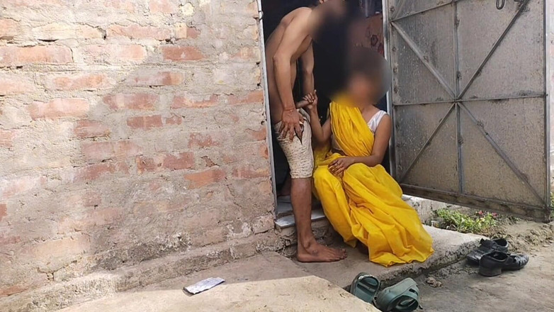 Fantacycutting: Gospodină indiană în aer liber se fute cu cumnatul vecinului