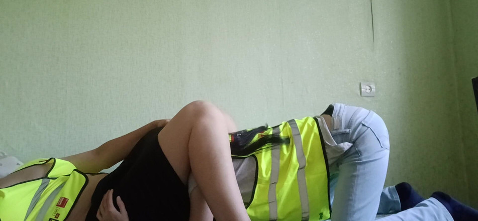 Lesbian-illusion: Sexo arriesgado caliente entre dos colegas lesbianas en el trabajo