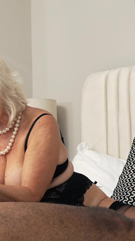 Blonde British Granny Sapphire Louise Interracial BBC Blowjob