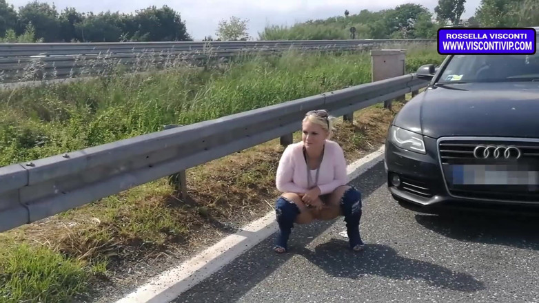 Rossella Visconti: Pissing compilation vol 3