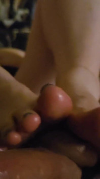 Green Toes Footjob