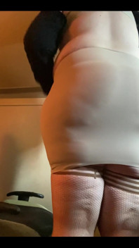 Piggy dibungkus selimut ketat asli. Curviest